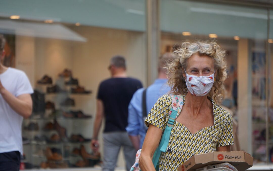 Zakupy towaru do sklepu w korona-rzeczywistości